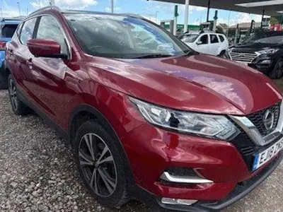 Used Nissan Qashqai N-Connecta 2018 Red SUV