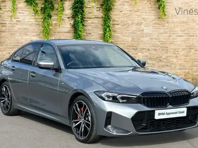 Begagnad BMW 330e M Sport 288 HK (211 kW) 2024 Grå