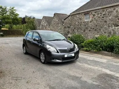 Used Toyota Verso T2 132 HP (97 kW) 2011 Grey MPV