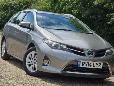 Used Toyota Auris Hybrid