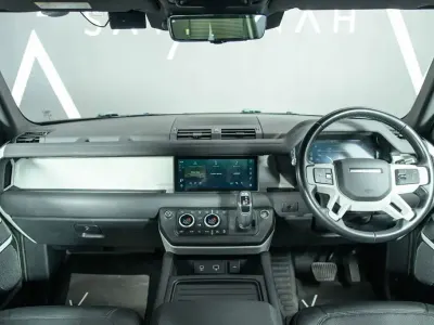 Used Land Rover Defender SE 250 HP (183 kW) 2021 Green SUV