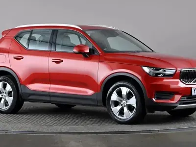 Usado Volvo XC40 Momentum 150 HP (110 kW) 2019 Vermelho SUV