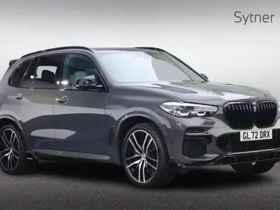 Begagnad BMW X5 M Sport 335 HK (246 kW) 2023 Grå SUV