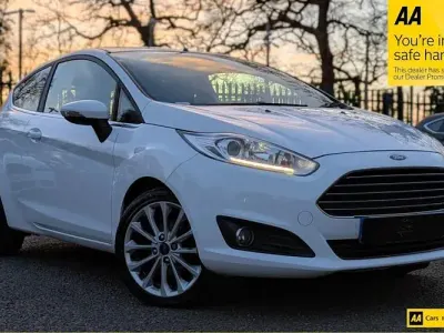 Used Ford Fiesta Titanium X 101 HP (74 kW) 2015 White Hatchback