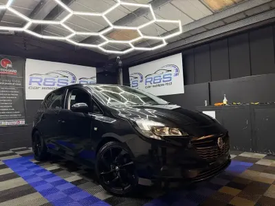 Begagnad Vauxhall Corsa SRi 90 HK (66 kW) 2019 Svart Halvkombi