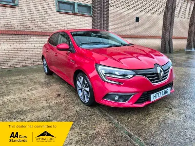 Used Renault Mégane IV Dynamique 130 HP (95 kW) 2017 Red Hatchback