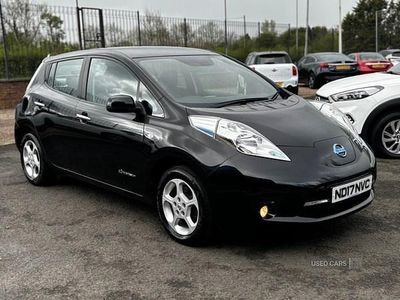 Begagnad Nissan Leaf Acenta 80 kW (109 HK) 2017 Svart Halvkombi