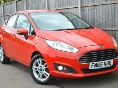 Gebraucht Ford Fiesta Zetec 2015 Rot Kleinwagen