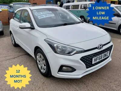 Used Hyundai i20 75 HP (55 kW) 2018 White Hatchback
