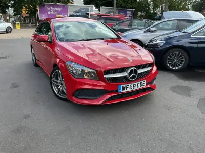 Usado Mercedes CLA180 Shooting Brake AMG line 2018 Vermelho Carrinha
