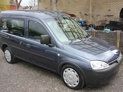 used Vauxhall Combo 1.2 WAV TOUR ESSENTIA CDTI 5d 73 BHP