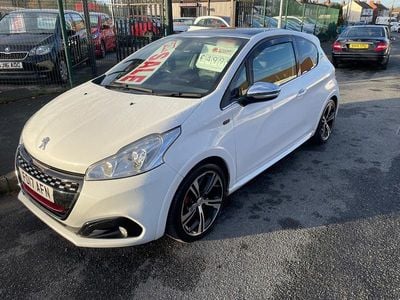 White Used 2017 Peugeot 208 Prestige Hatchback | £4,995 (Good price)