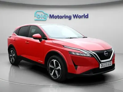 Begagnad Nissan Qashqai N-Connecta 190 HK (139 kW) 2023 Röd SUV
