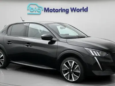 Second-hand Peugeot e-208 Premium 100 kW (136 CP) 2022 Negru Hatchback