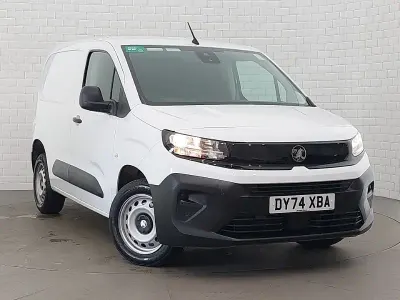 Used Vauxhall Combo 100 HP (73 kW) 2024 White MPV