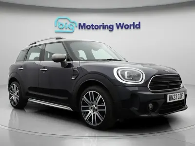 Używany Mini Cooper Countryman Exclusive 136 KM (100 kW) 2023 Czarny SUV