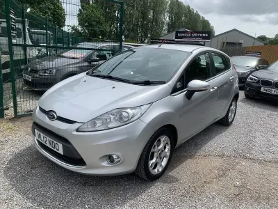 Used Ford Fiesta Zetec 94 HP (69 kW) 2012 Silver Hatchback