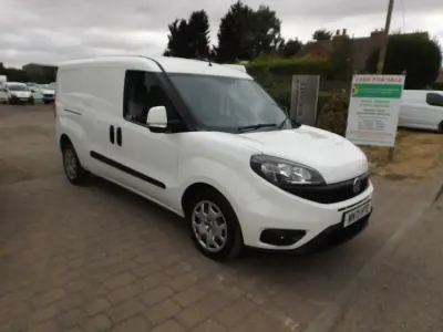 Used Fiat Doblò 105 HP (77 kW) 2021 White MPV