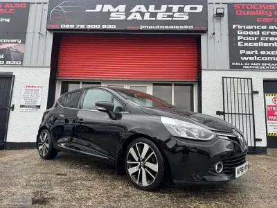 Used Renault Clio Iconic 90 HP (66 kW) 2016 Black Hatchback