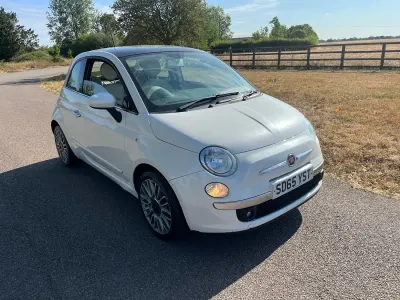 Used Fiat 500 Lounge 69 HP (50 kW) 2015 White Hatchback
