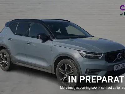 Begagnad Volvo XC40 R-Design 163 HK (119 kW) 2021 Grå SUV