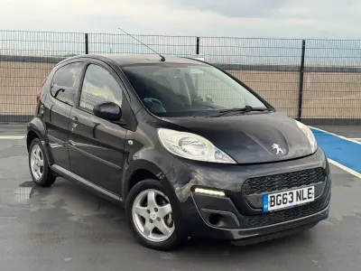 Second-hand Peugeot 107 Allure 68 CP (50 kW) 2013 Negru Hatchback