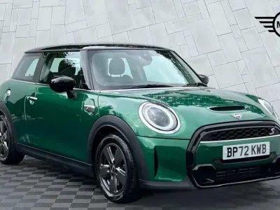 Używany Mini Cooper S Classic 178 KM (130 kW) 2022 Zielony Hatchback