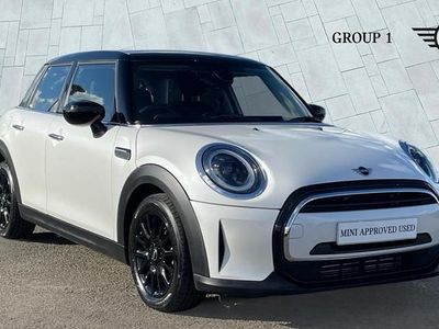 Used Mini Cooper Classic 134 HP (98 kW) 2024 White Hatchback