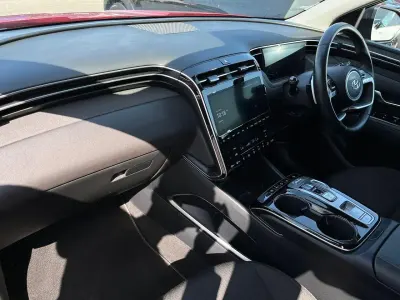 Used Hyundai Tucson Premium 230 HP (169 kW) 2023 Red SUV