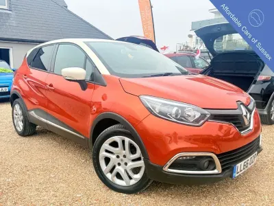 Used Renault Captur Dynamique 90 HP (66 kW) 2016 Orange SUV