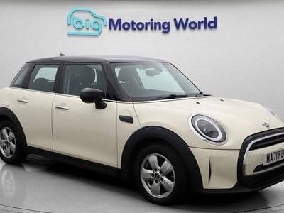 White Used 2021 Mini Cooper Classic Hatchback | £15,600 (Good price)