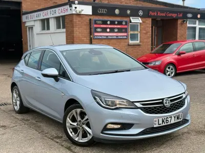 Used Vauxhall Astra SRi 150 HP (110 kW) 2017 Silver Hatchback