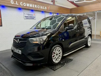 Used Vauxhall Combo S 100 HP (73 kW) 2023 Black MPV