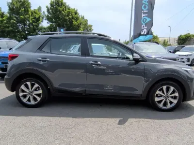 Used Kia Stonic 99 HP (72 kW) 2023 Grey SUV