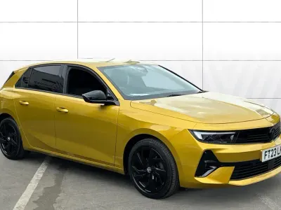 Used Vauxhall Astra 130 HP (95 kW) 2023 Yellow/black Hatchback