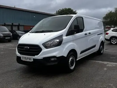 Used Ford Transit Custom 105 HP (77 kW) 2019 White Van