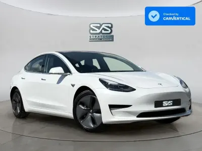 Used Tesla Model 3 Standard Range 239 kW (325 HP) 2019 White Sedan