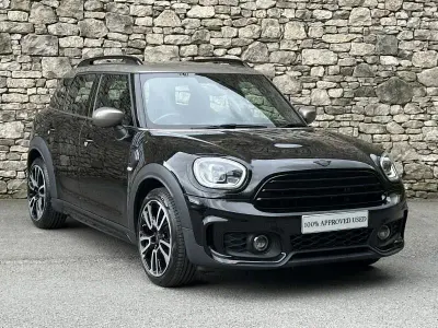 Używany Mini Cooper Countryman 134 KM (98 kW) 2021 Czarny SUV
