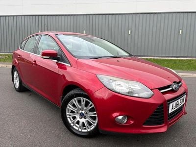 Used Ford Focus Titanium 125 HP (91 kW) 2012 Red Hatchback