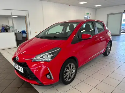 Used Toyota Yaris 2017 Red Hatchback