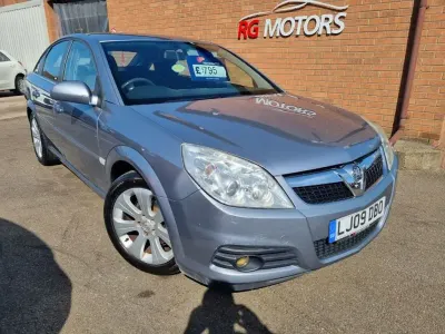 Used Vauxhall Vectra 150 HP (110 kW) 2009 Silver Hatchback