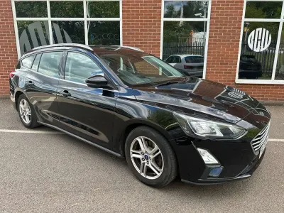 Usado Ford Focus Zetec 125 HP (91 kW) 2021 Preto Carrinha
