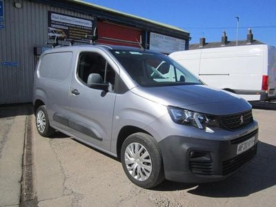 Begagnad Peugeot Partner 2020 Grå Minibuss