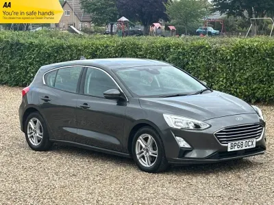Used Ford Focus Zetec 125 HP (91 kW) 2018 Grey Hatchback