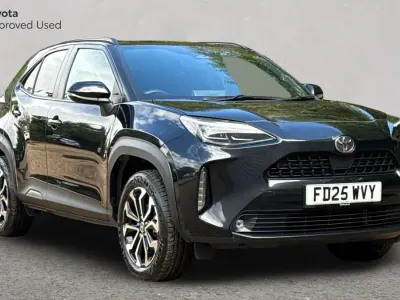 Used Toyota Yaris Cross Design 116 HP (85 kW) 2025 Eclipse black SUV