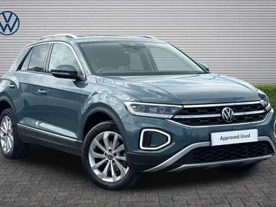Usado VW T-Roc Style 150 HP (110 kW) 2023 Azul SUV