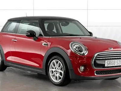 Used Mini Cooper Classic 136 HP (100 kW) 2019 Red Hatchback