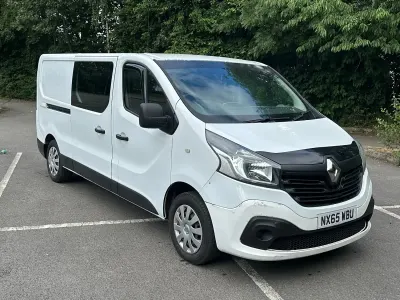 Used Renault Trafic Business 115 HP (84 kW) 2015 White MPV