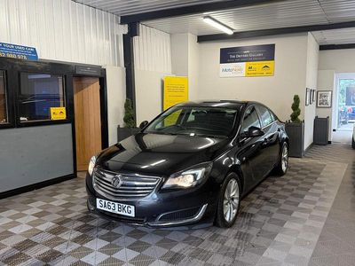 Used Vauxhall Insignia Design Edition 163 HP (119 kW) 2013 Black Hatchback