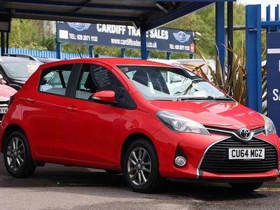 Begagnad Toyota Yaris 99 HK (72 kW) 2014 Röd Halvkombi